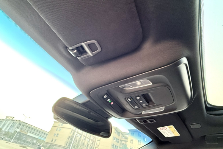 凯迪拉克CT5 2023款 28T 豪华型（标准版）中控内饰7009