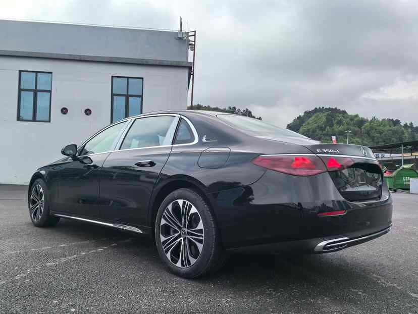 奔驰E级新能源 2024款 E 350 e L 插电式混合动力轿车(4)