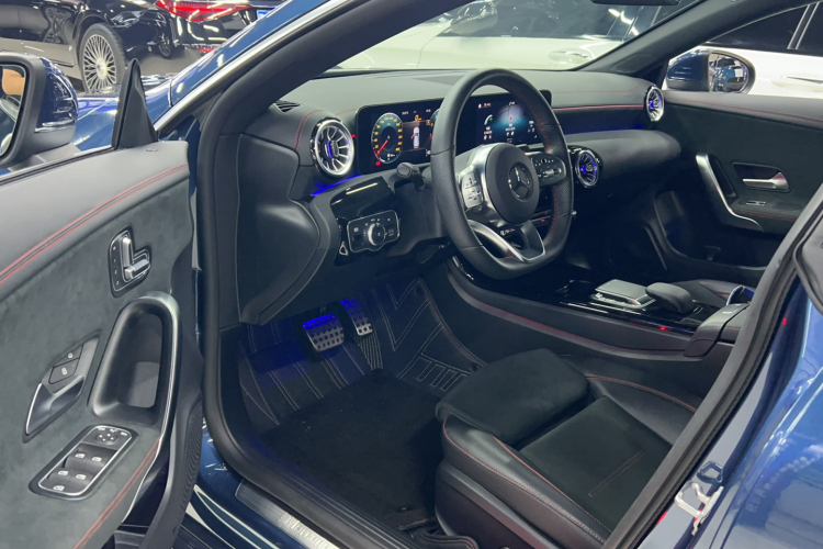 奔驰CLA 2022款 CLA 200 猎跑车中控内饰7002