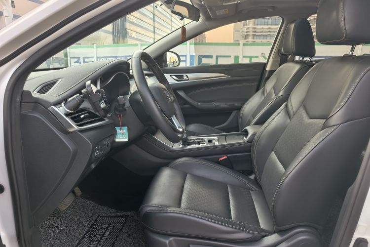 长安 逸动 2019款 高能版 1.6L GDI 自动先锋型 国VI中控内饰7002