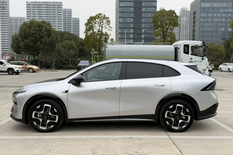 小鹏G7 2025款 702 超长续航 Max车身外观6005