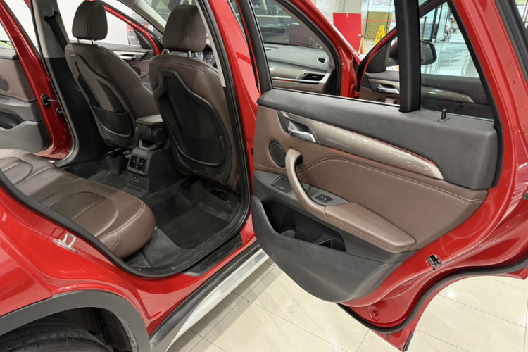 宝马X1 2019款 sDrive18Li 尊享型中控内饰7008