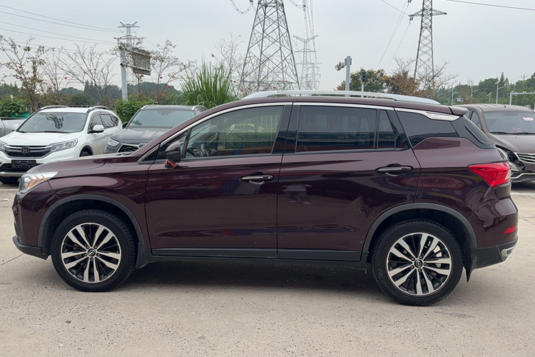 广汽传祺 传祺GS4 2017款 235T 自动两驱豪华智联版车身外观6005