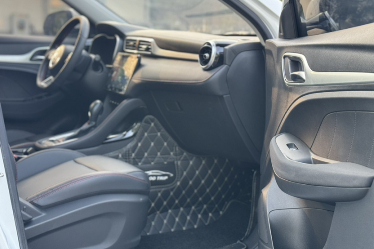 名爵ZS 2020款 180DVVT 自动Lite中控内饰7003