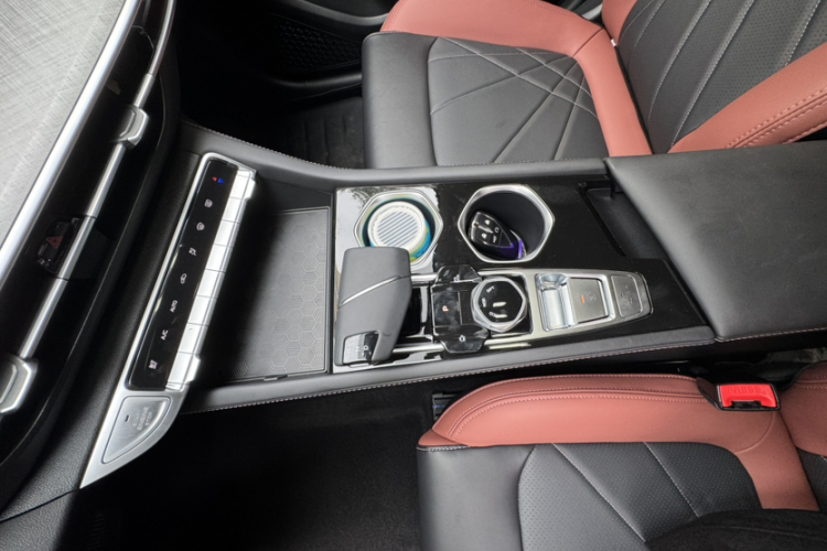 长安 逸动 2024款 PLUS 蓝鲸NE 1.4T GDI DCT高能版中控内饰7011