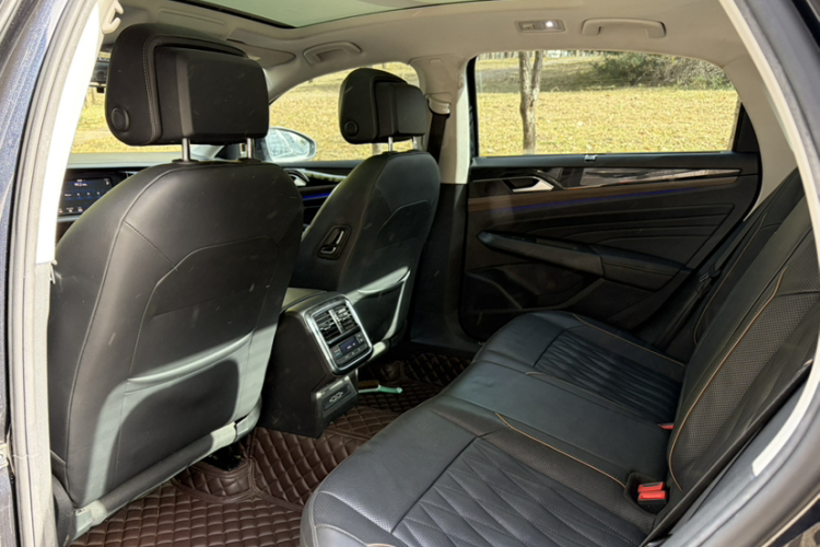 别克 君威 2019款 20T 精英型 国VI中控内饰7002