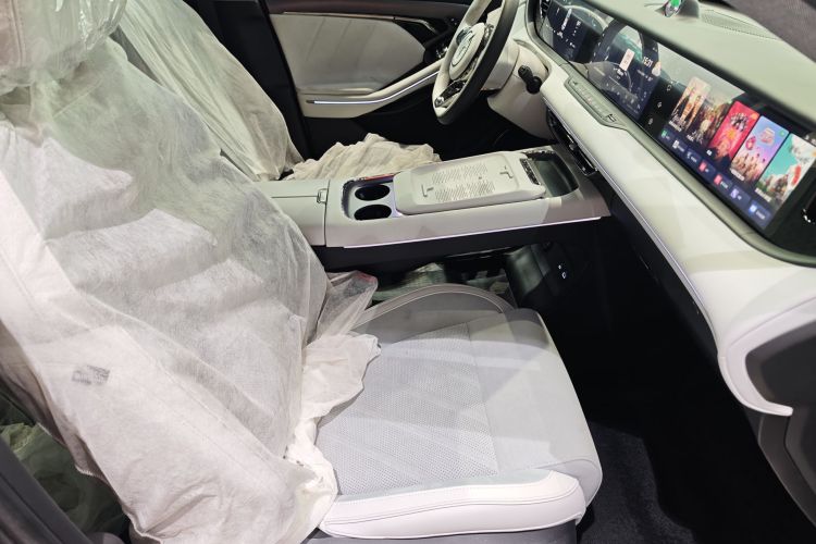 岚图汽车 岚图FREE 2025款 318 259km 四驱探索版中控内饰7009