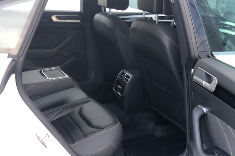 一汽-大众CC 2024款 380TSI 夺目版中控内饰7007