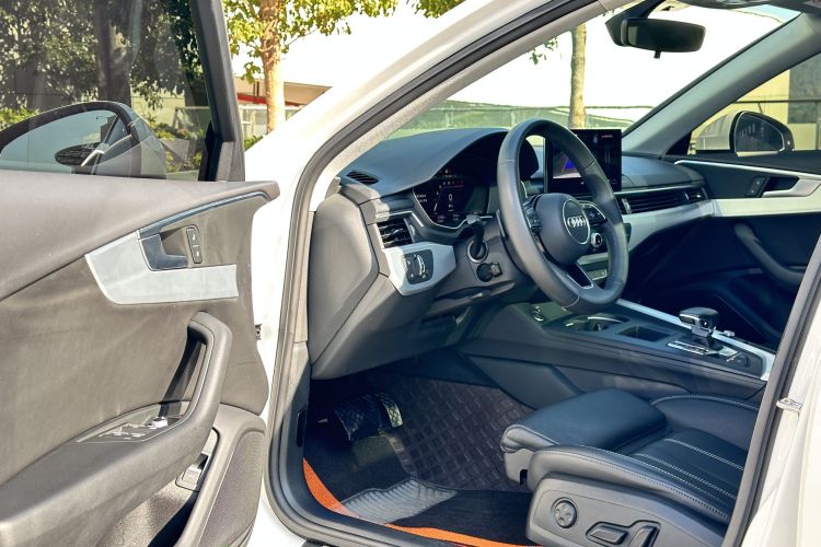 奥迪A4L 2023款 40 TFSI 时尚动感型中控内饰7002