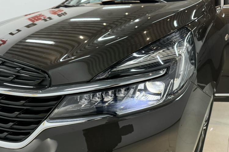 别克GL8 2022款 陆上公务舱 652T 豪华型车身外观6006