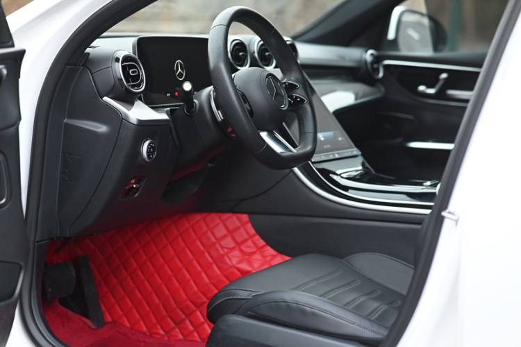 奔驰C级 2023款 C 200 L 运动版中控内饰7001