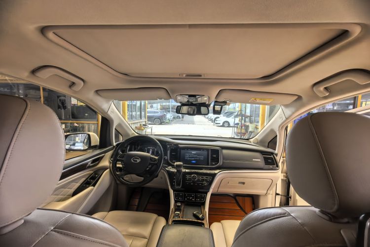 广汽传祺 传祺M8 2018款 320T 旗舰版中控内饰7005