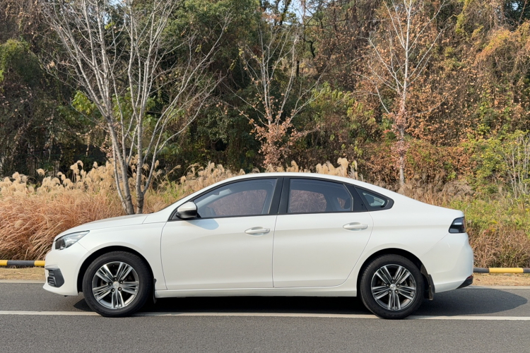 标致308 2016款 1.6L 手动时尚版车身外观6003