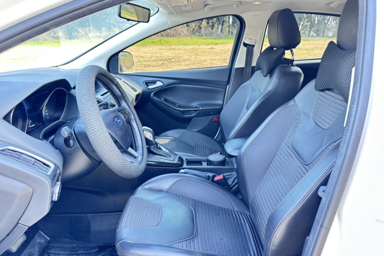 福特 福克斯 2015款 两厢 1.6L 自动风尚型局部细节19