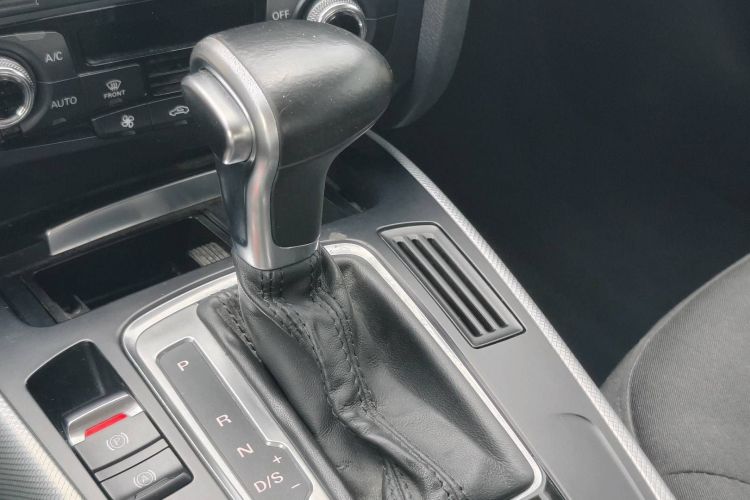 奥迪A4L 2016款 35 TFSI 自动标准型局部细节18