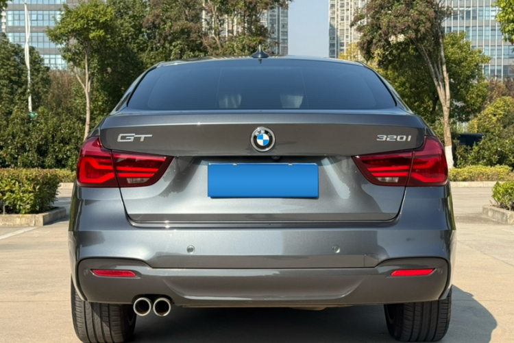 宝马3系GT 2020款 320i M运动套装车身外观6004