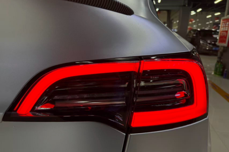 特斯拉 Model Y 2023款 后轮驱动版车身外观6009