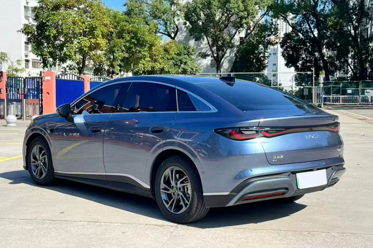 比亚迪 海豹06新能源 2025款 EV 470KM尊荣型车身外观6006