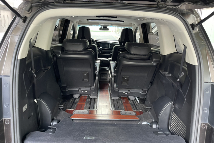 本田 艾力绅 2019款 2.0L 混动至尊版局部细节23