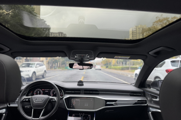 奥迪A6L 2022款 45 TFSI 臻选动感型中控内饰7003
