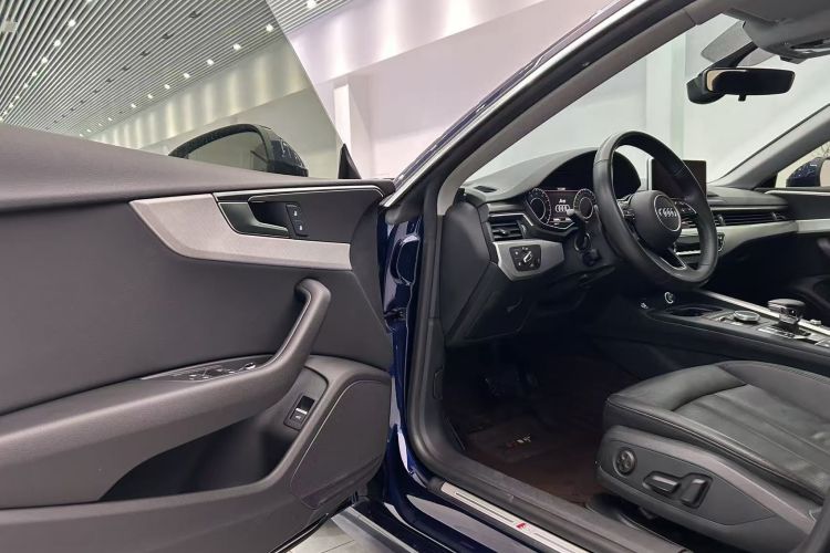 奥迪A5 2019款 Sportback 45 TFSI 时尚型中控内饰7006