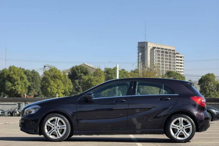 奔驰A级(进口) 2013款 A 180 时尚型车身外观6006