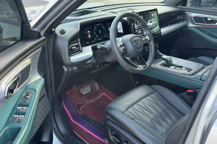 广汽传祺 传祺GS8 2022款 双擎系列 2.0TM 两驱尊贵版 （七座）中控内饰7002