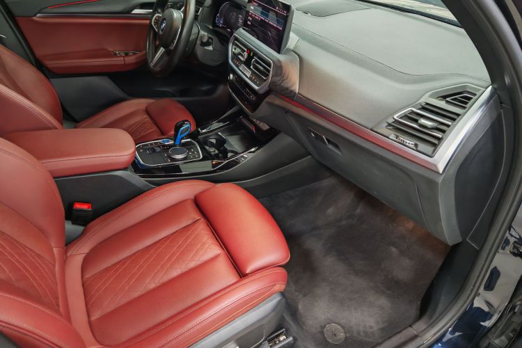 宝马iX3 2022款 创领型中控内饰7010