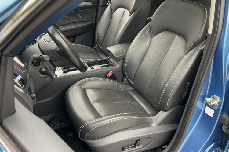 荣威RX5 2016款 20T 两驱自动互联网智享版局部细节19