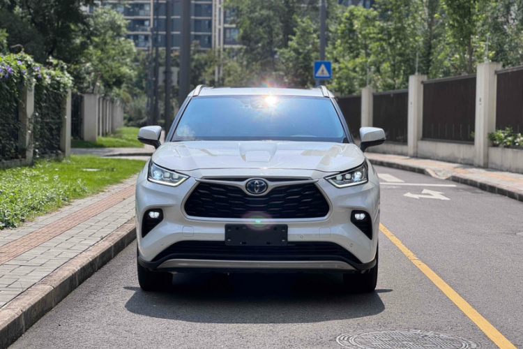 丰田 汉兰达 2022款 双擎 2.5L 四驱尊贵版 7座车身外观6009