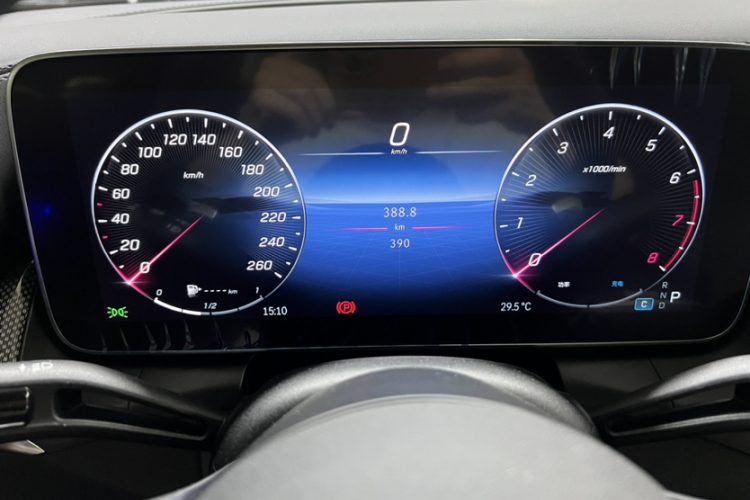 奔驰GLC轿跑 2024款 GLC 260 4MATIC 轿跑SUV中控内饰15