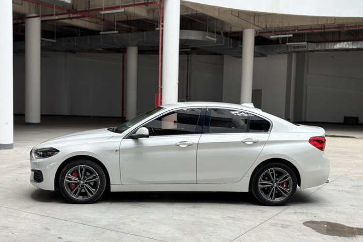 宝马1系 2020款 120i 时尚型车身外观6005