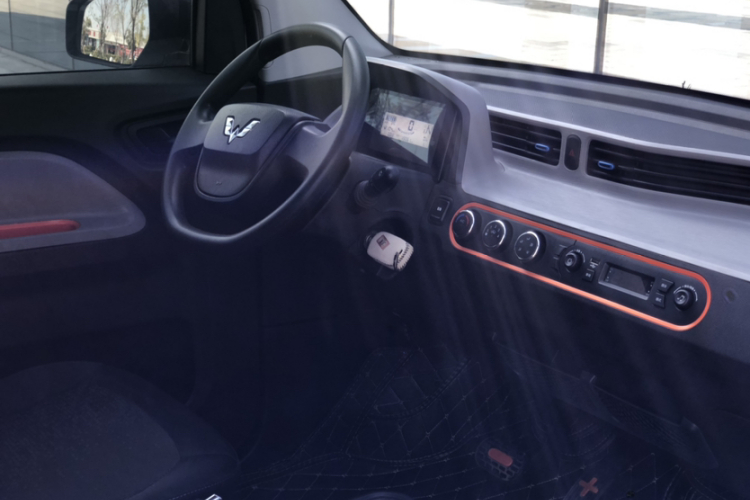 五菱汽车 宏光MINIEV 2022款 轻松款 磷酸铁锂中控内饰7010