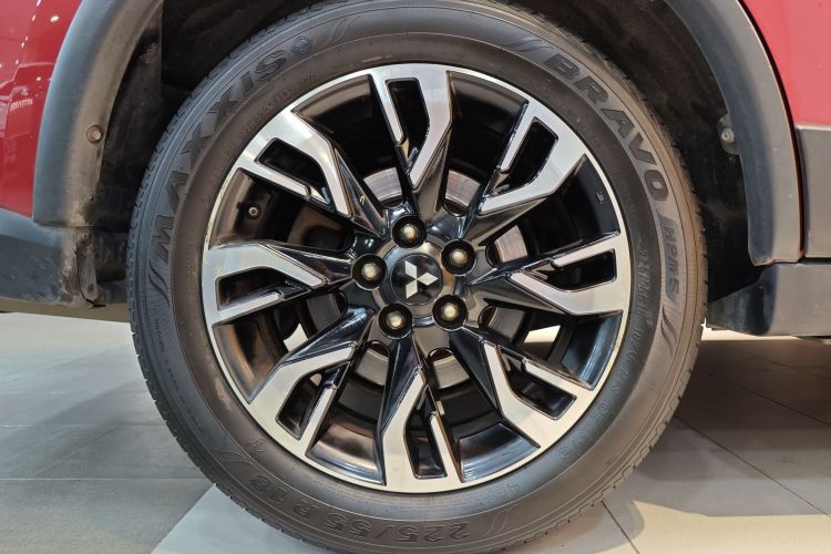 三菱 欧蓝德 2019款 2.0L 两驱畅享版 5座 国V车身外观6001