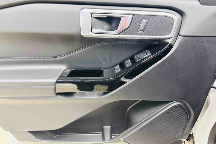 福特 探险者 2025款 2.3T EcoBoost 四驱穿越版 5座车身外观6006