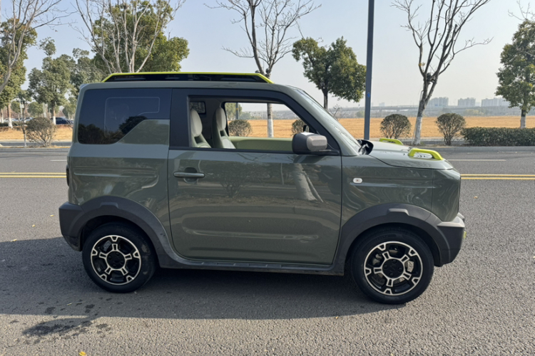 吉利银河 2025款 210km 熊猫骑士车身外观6009