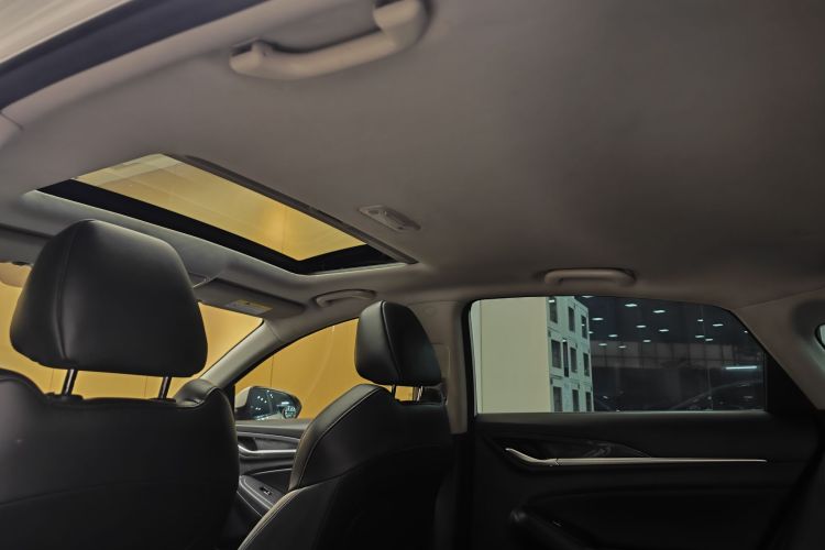 长安 逸动 2020款 PLUS 1.6L GDI 手动豪华型中控内饰7010