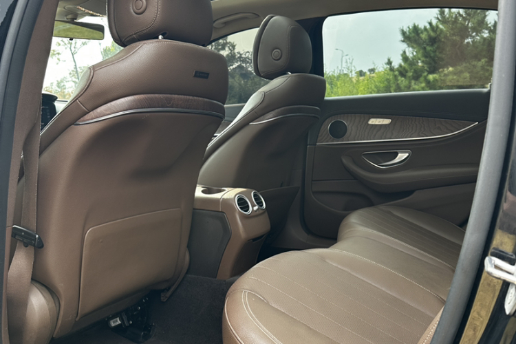 奔驰E级 2020款 E 260 L中控内饰7009