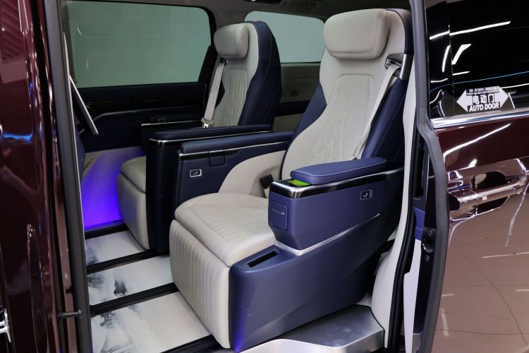 上汽大通MAXUS 大通G90 2022款 2.0T 星际七座版中控内饰7009