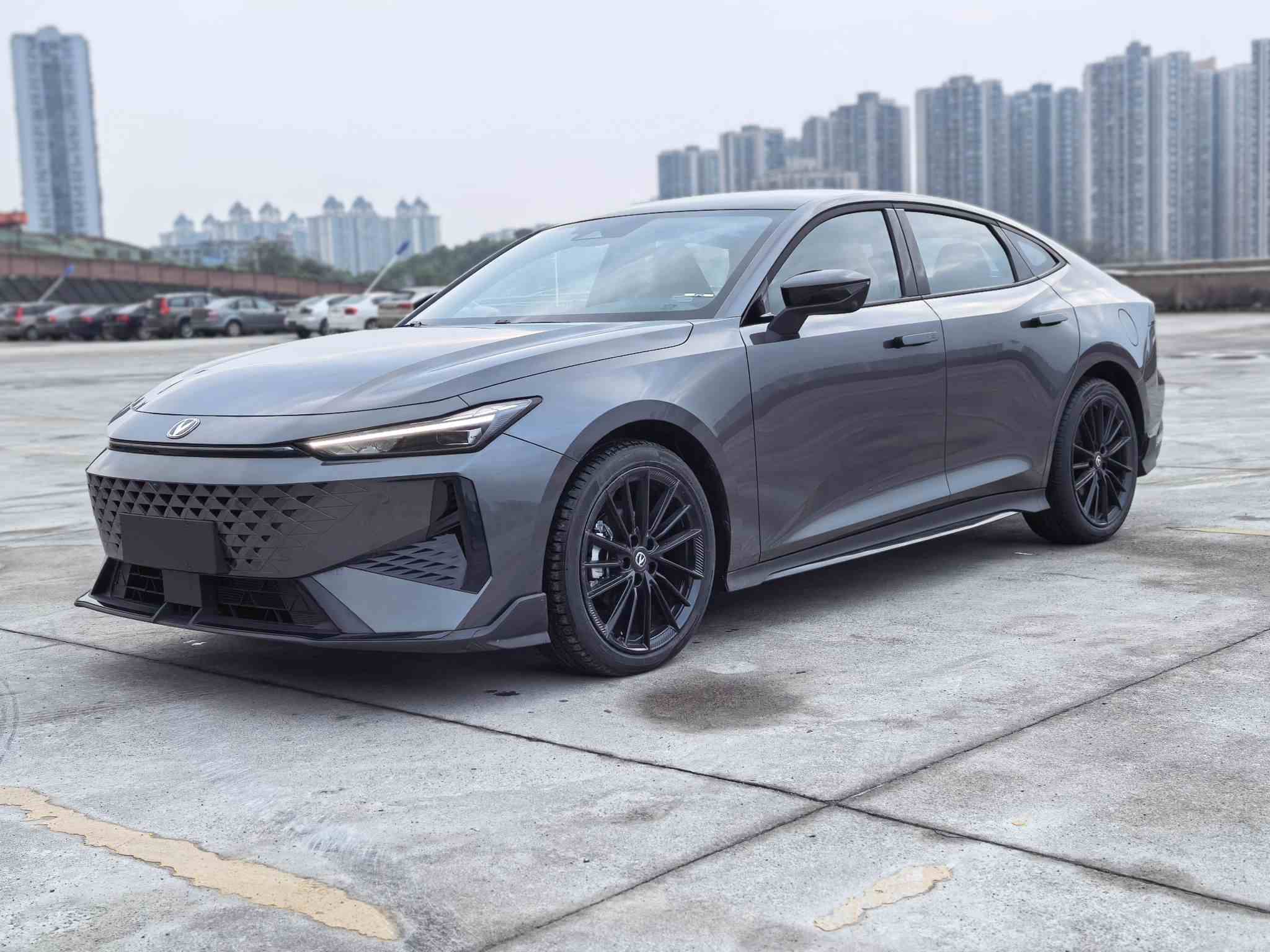 长安UNI-V 2024款 1.5T 尊贵运动型(1)