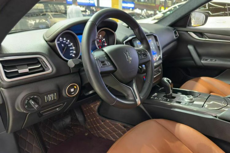 玛莎拉蒂 Ghibli 2018款 改款 3.0T 标准版中控内饰7006