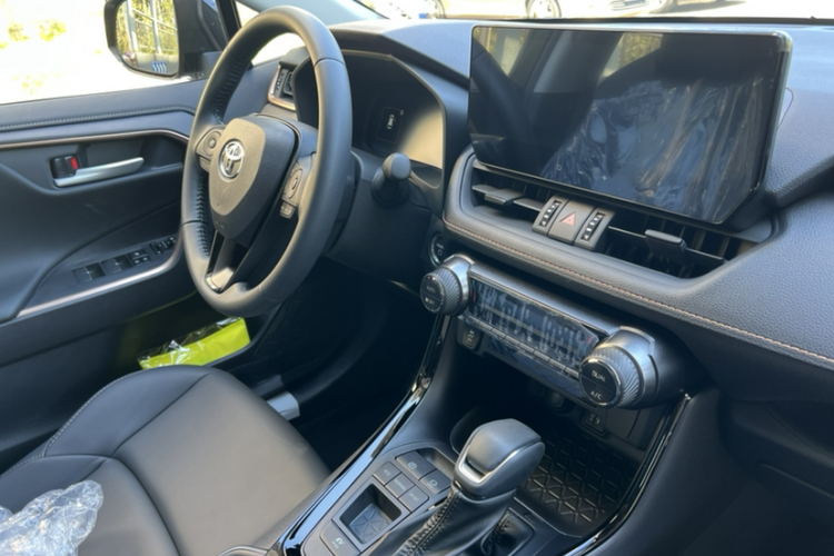 丰田 威兰达 2024款 双擎 2.5L E-CVT两驱都市版中控内饰7004