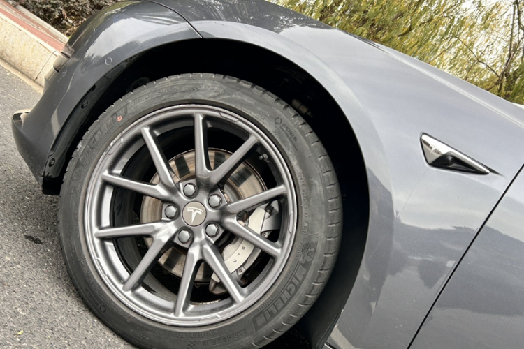 特斯拉 Model 3 2020款 标准续航后驱升级版中控内饰7002