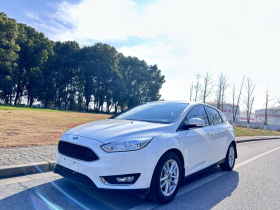 福特 福克斯 2015款 两厢 1.6L 自动风尚型