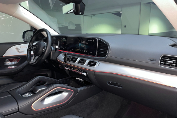 奔驰GLE 2022款 改款 GLE 350 4MATIC 轿跑SUV 时尚型中控内饰7008