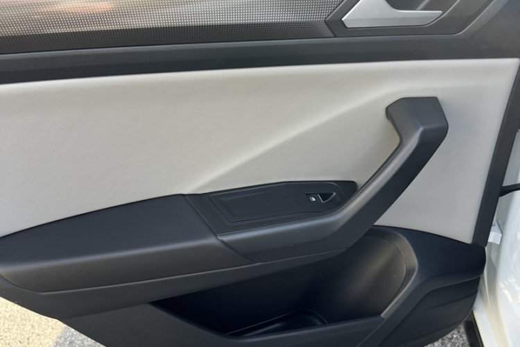 大众 T-ROC探歌 2024款 300TSI DSG两驱辰光版中控内饰7004