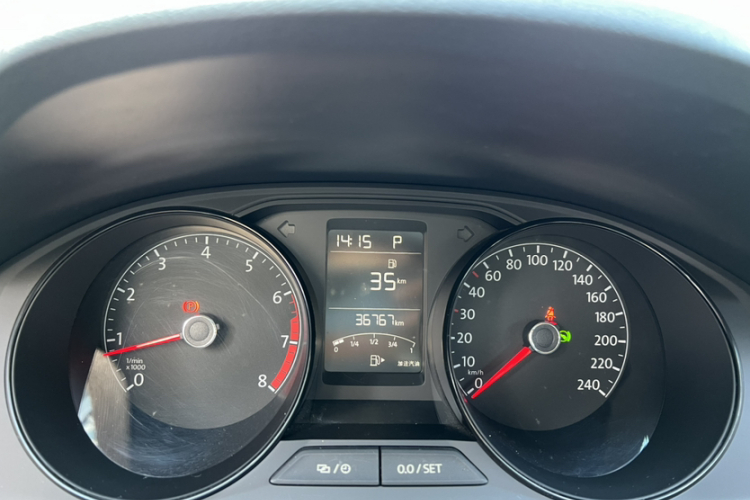 大众 朗逸 2017款 1.6L 自动风尚版中控内饰15