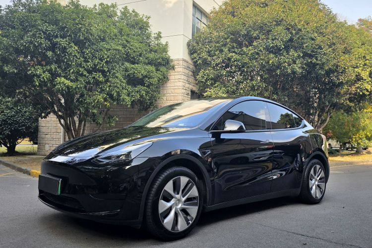 特斯拉 Model Y 2022款 改款 后轮驱动版车身外观1
