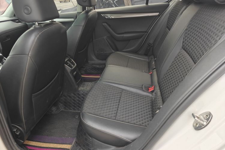 斯柯达 明锐 2019款 1.5L 自动智行豪华版 国V中控内饰7006