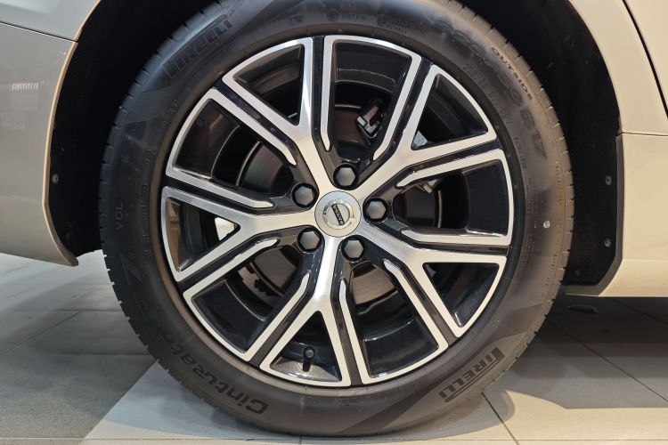 沃尔沃S60 2024款 B4 智逸豪华版车身外观6014